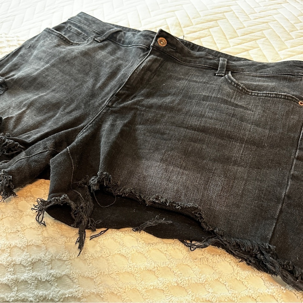 Arizona Jean Co High Rise Black Distressed Denim Shorts Raw Hem Festival 17 - Picture 2 of 11